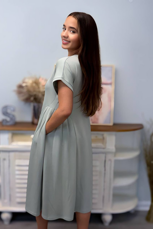 Willow Grace Midi Dress